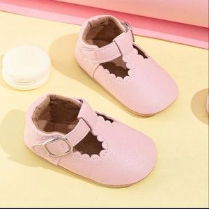 Baby Dusty pink faux leather shoes